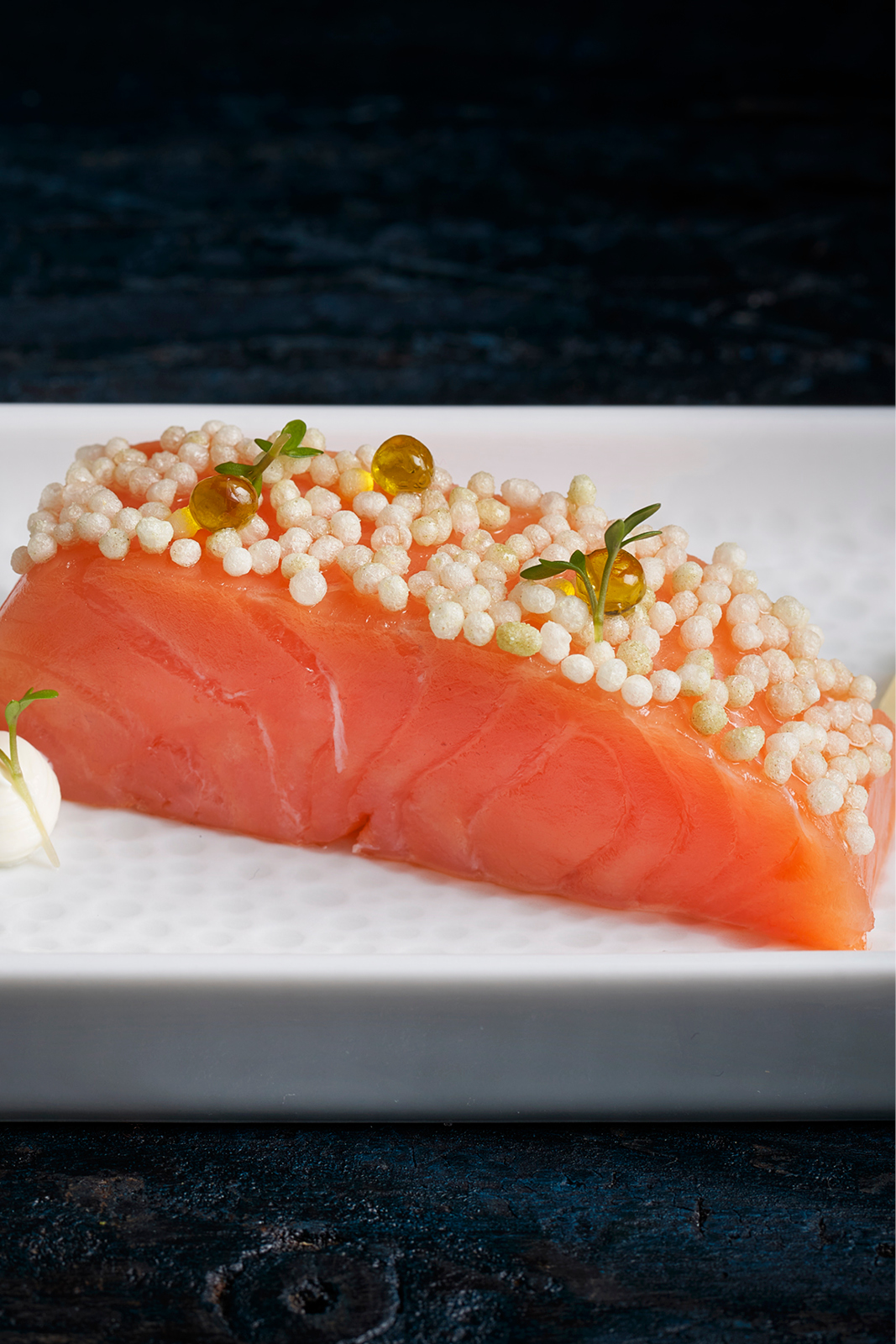Cold-smoked salmon with crispies